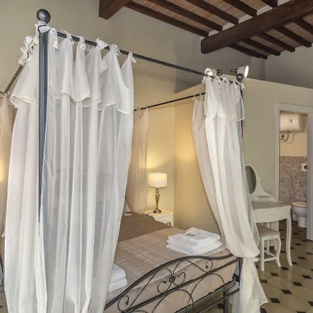 Couette-café Garibaldi Pise